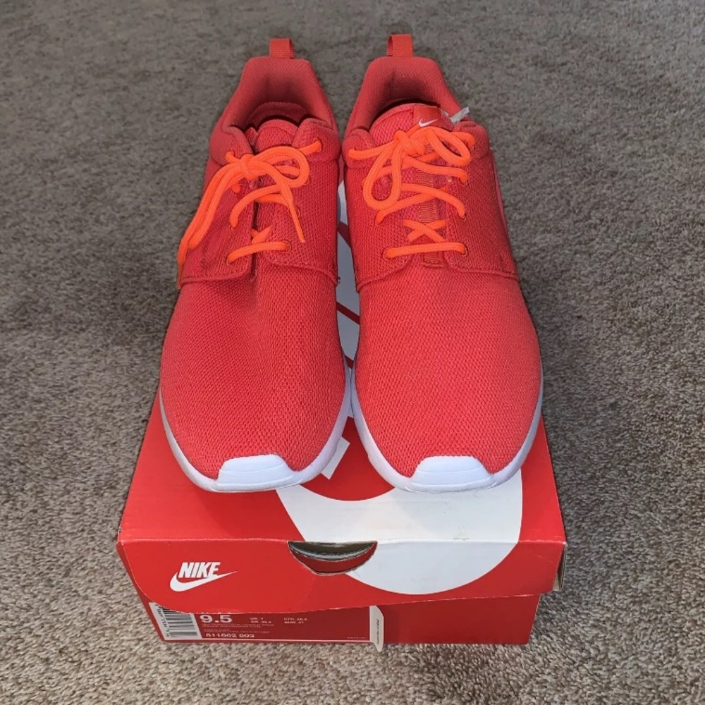 Size 9.5 - Nike Women’s Roshe One Crimson/Orange- Great Condition!
